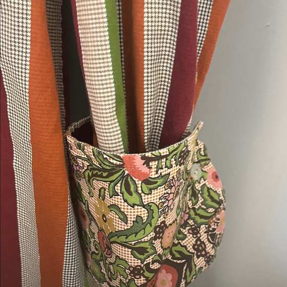 Robert Graham Multicolor Stripe Button-Down - Picture 4 of 6